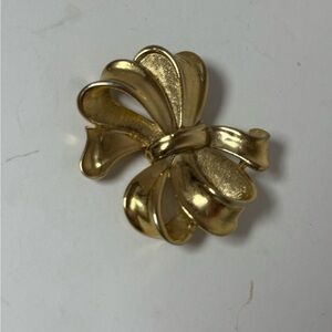 Trifari Gold Bow Brooch with Polished Finish